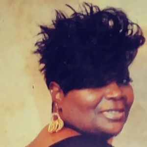 Meet your Posher, Denise